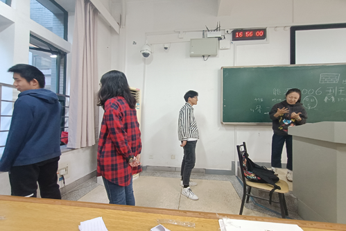 亚洲av
