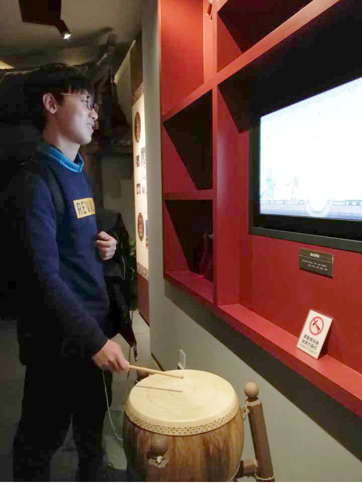 亚洲av