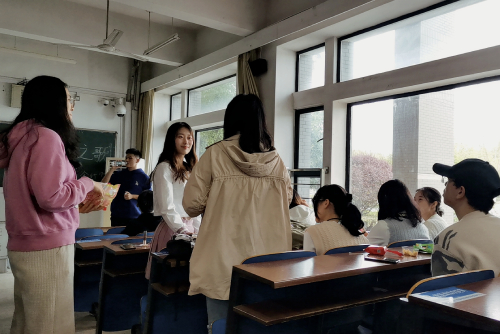 亚洲av
